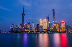 Creative Writing： Expressing Love with Words